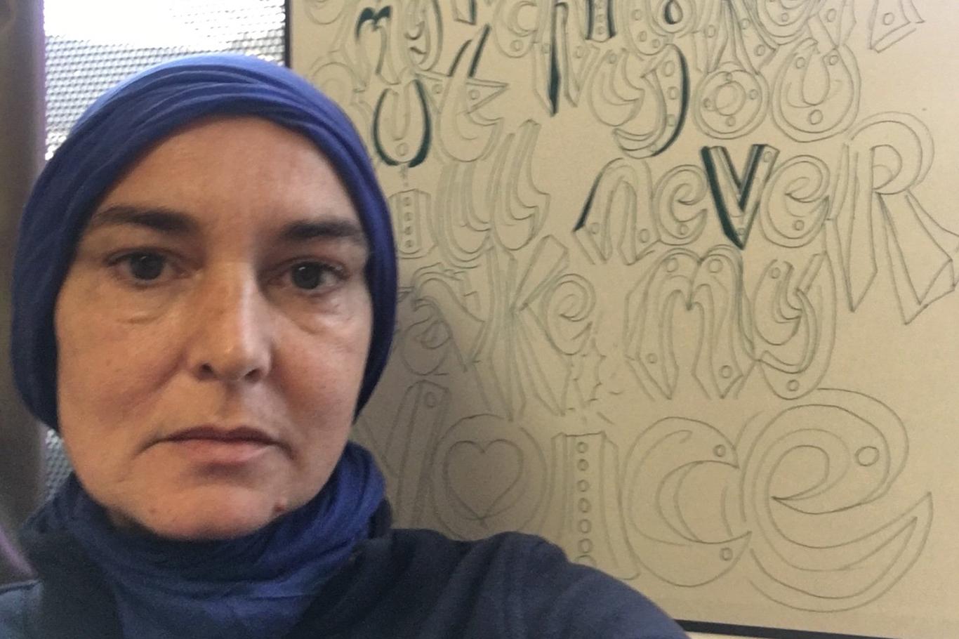 Ünlü kadın şarkıcı Müslüman oldu Ünlü kadın şarkıcı Müslüman oldu